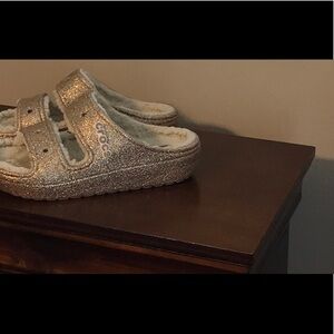 CROCS Fur lined slides